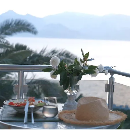 Qinn Hotel
