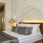 Otel Qinn *