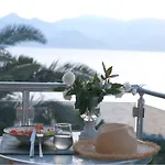 Qinn Hotel
