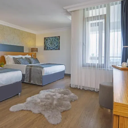 Qinn Hotel