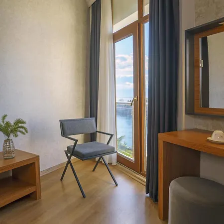 Qinn Hotel