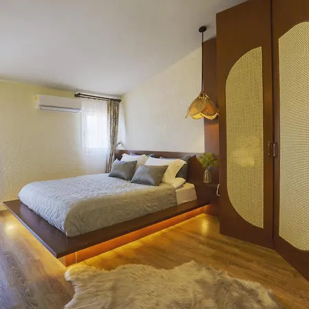 Qinn Hotel